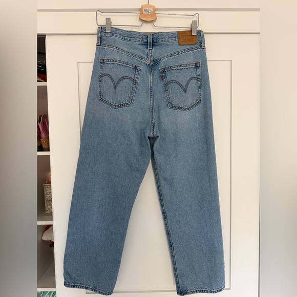 Levi’s Classic Blue Denim Jeans - Picture 3 of 3